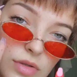 Free with any purchase - Retro women’s Sunglasses